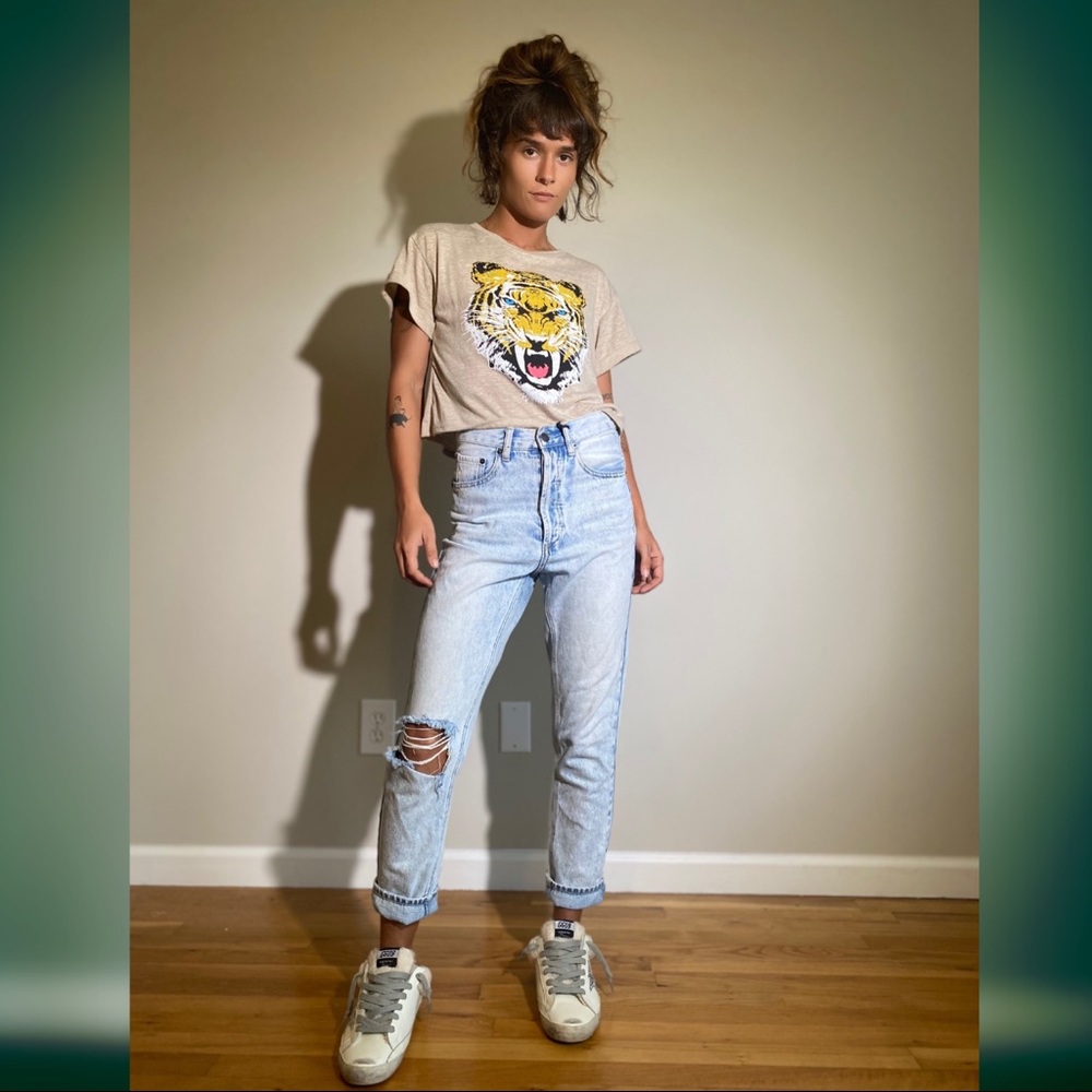 Light wash high waist distressed jeans 26